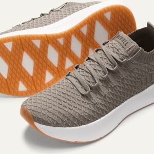 NEW WOMEN'S DRIVE KNIT. New size 8. Color: Fallen Rock